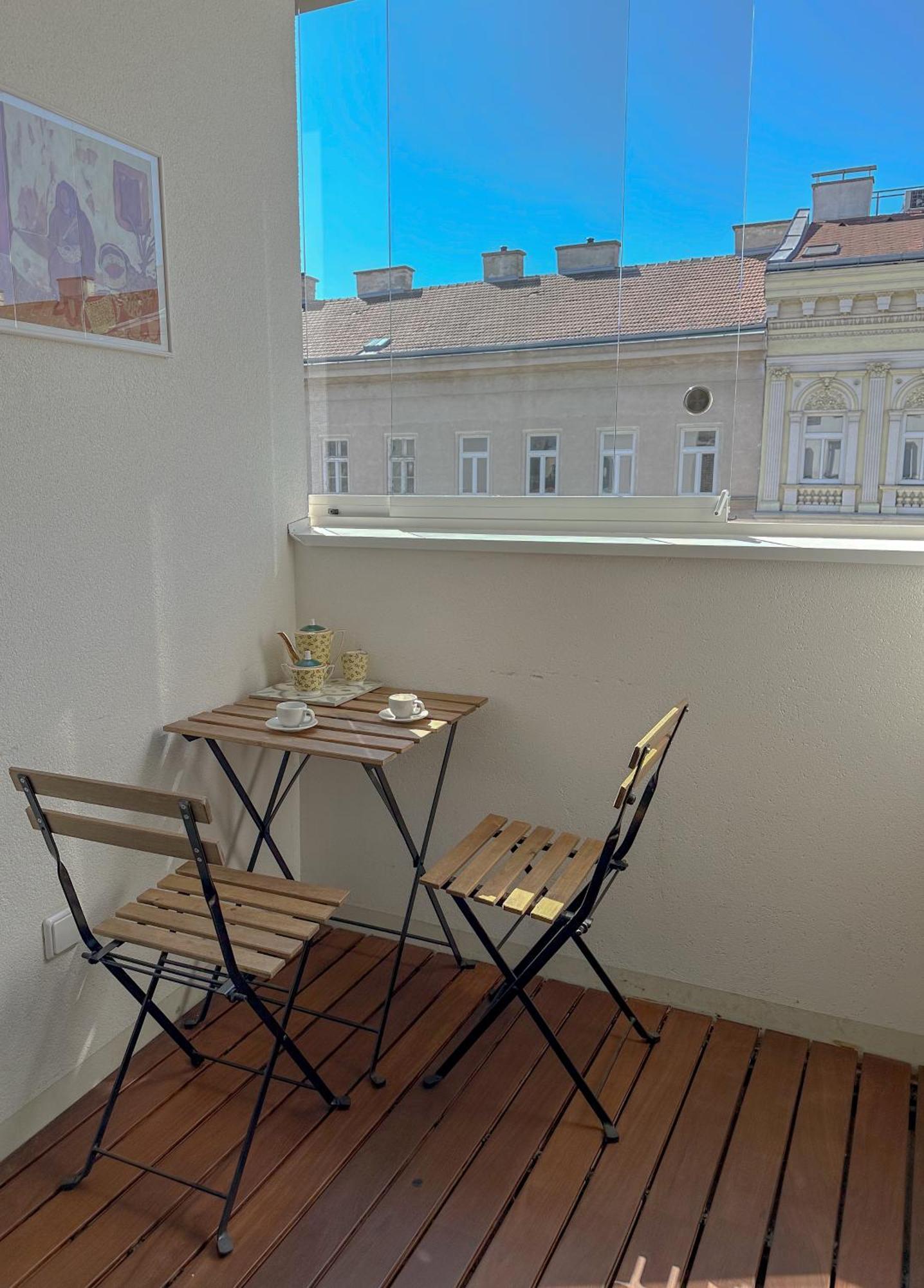 Sunny Side Up Apartament *